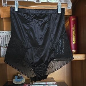 Black Lace High-Waisted Shapewear